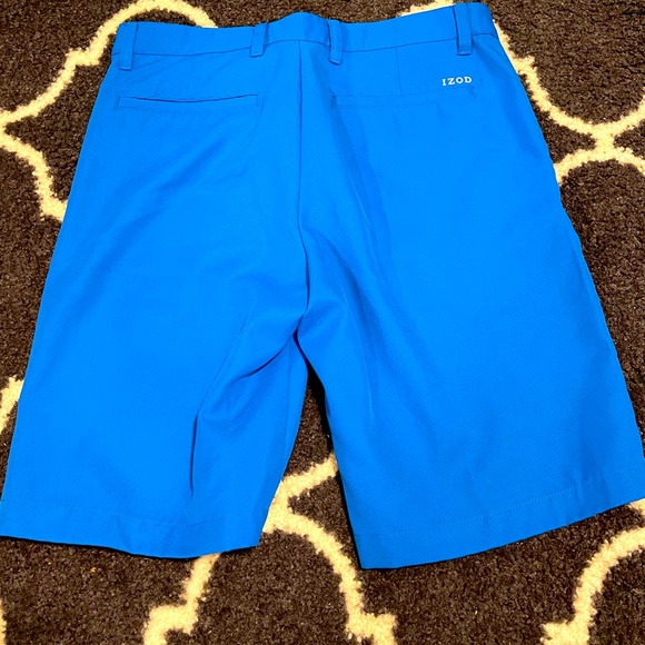 Izod Golf shorts. Size 32 - Picture 3 of 3